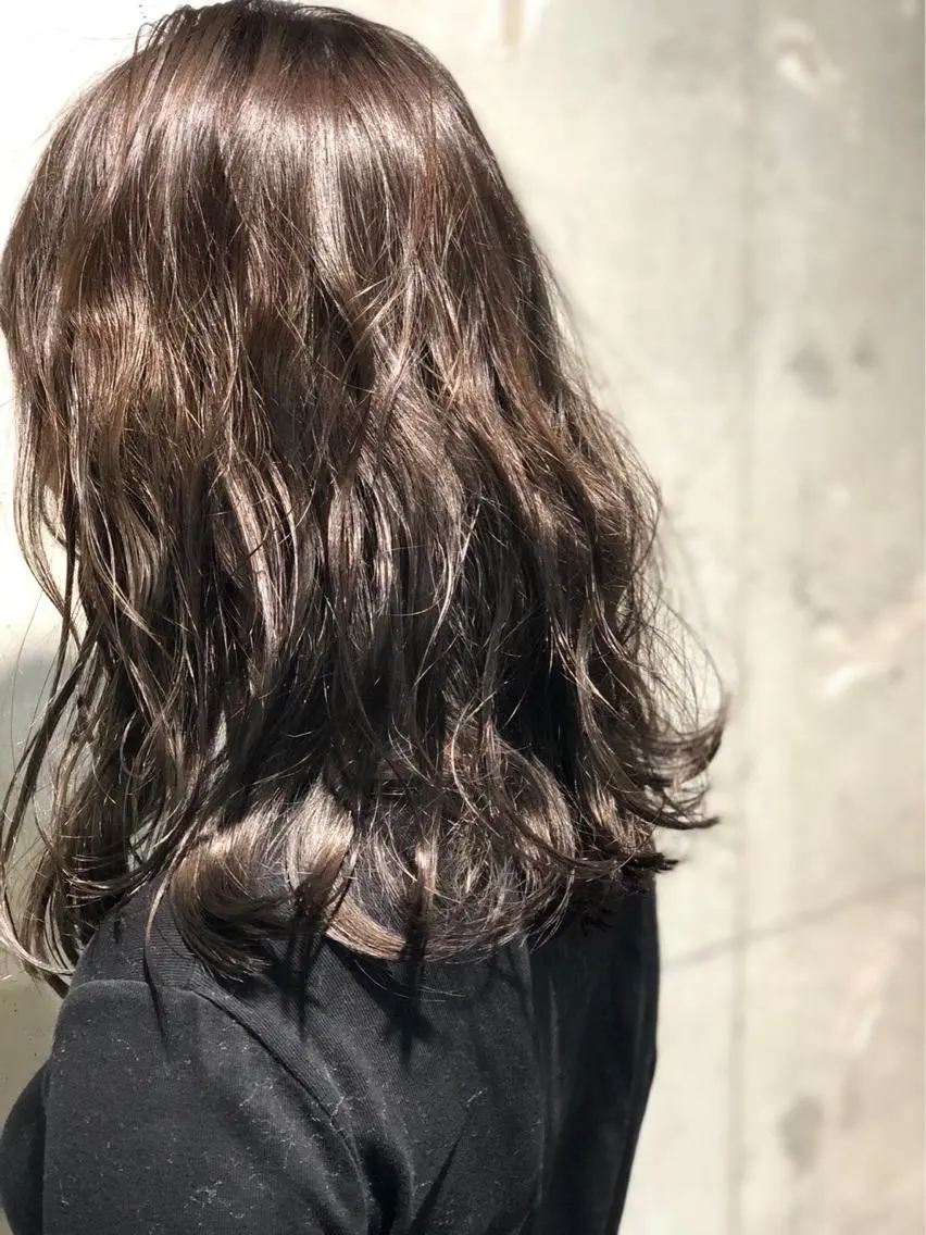 セミロング カラー グレージュ 透明感カラー/ レイヤー　YUKAのヘアスタイル