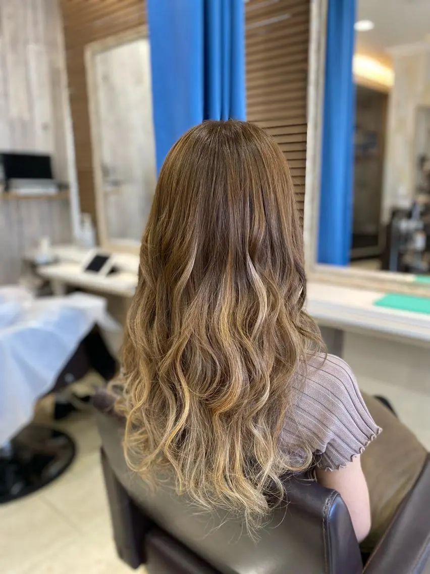 ロング 石井 彰浩のヘアスタイル