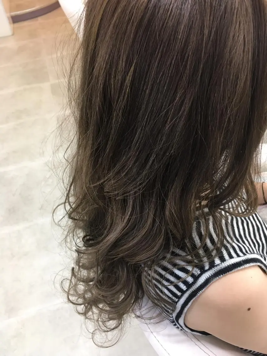 セミロング ロング カラー 髪質改善 中川 翔のヘアスタイル