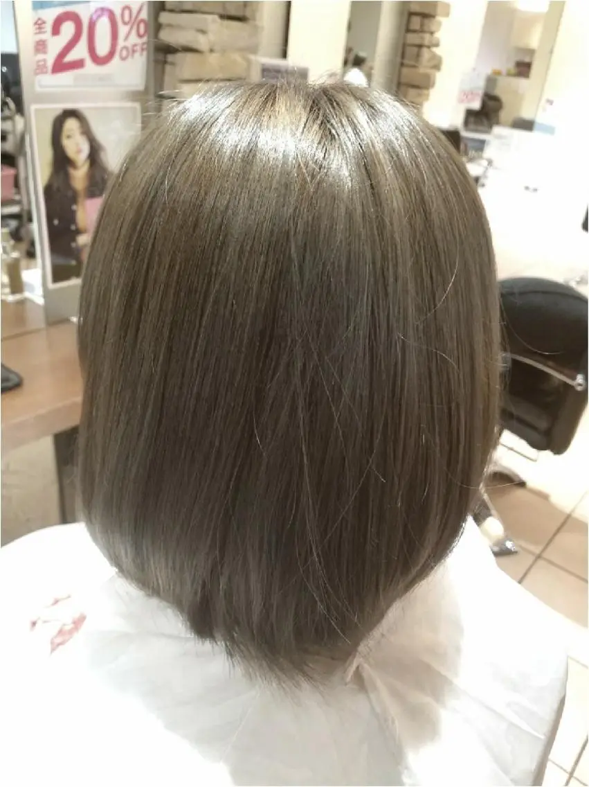 ショート カラー グレージュ シルバー シルバーグレージュ 【髪質改善美容師】t occa茨木篠原健太のヘアスタイル