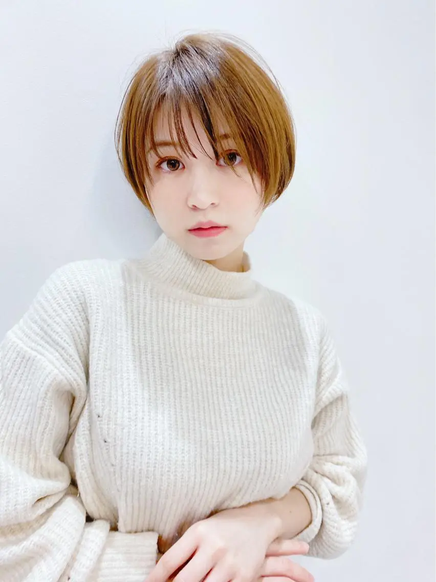 ショート カラー ベージュカラー ブリーチ ブリーチなしカラー 似合わせカット ショートヘア 小田 桜のヘアスタイル