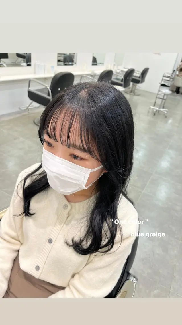 セミロング カラー ブルーカラー 透明感カラー グレージュ 顔周りカット トリートメント GOODDAY ヘアサロンのヘアスタイル