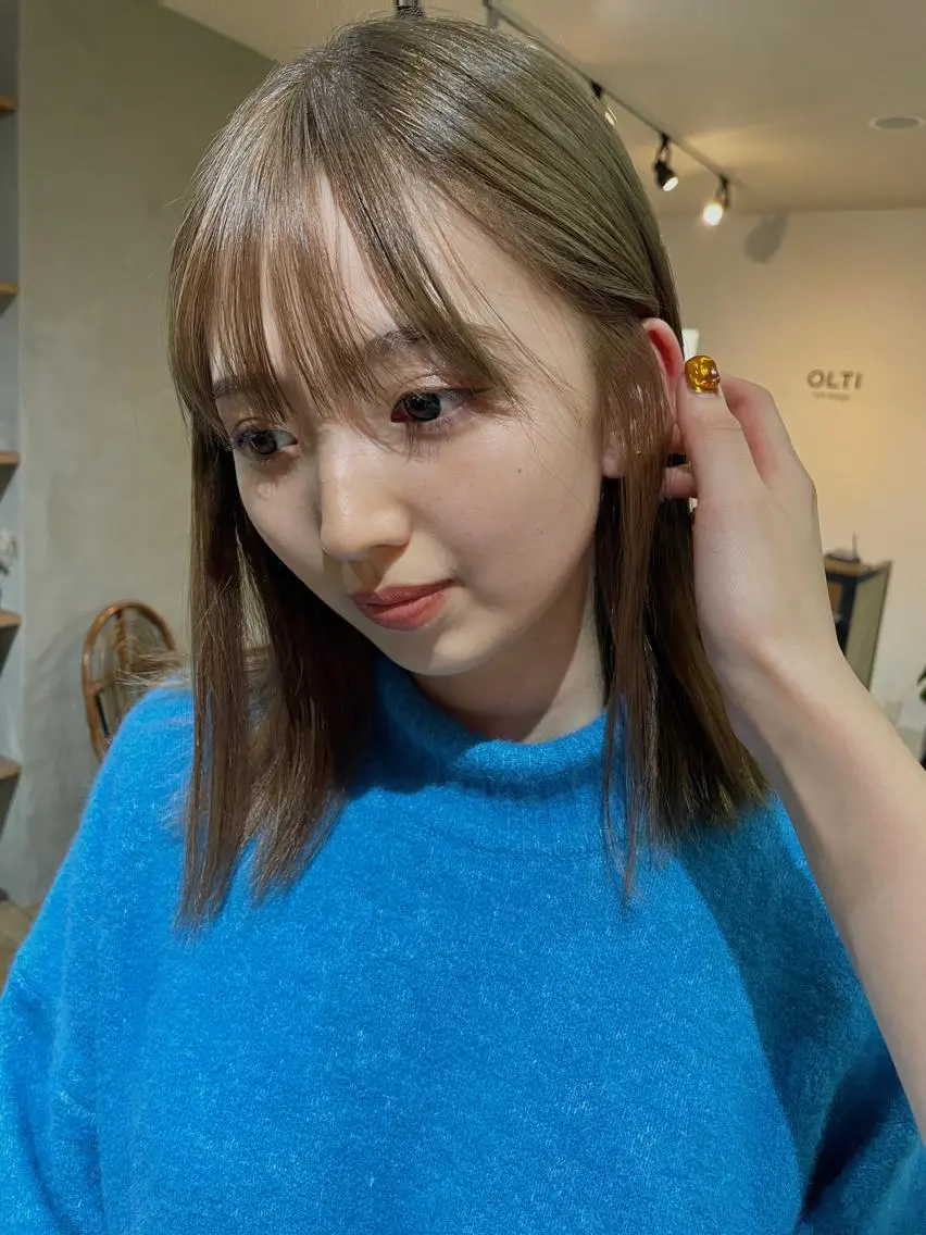 ミディアム カジ エリナのヘアスタイル