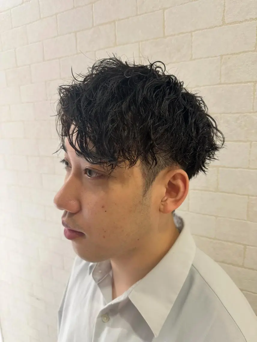ショート パーマ ヘアアレンジ メンズ フェザーパーマ メンズパーマ ショートヘア ニュアンスパーマ カット パーマ トリートメント ヘッドスパ ヘアセット 💈メンズ特化 美容師サキ💈のヘアスタイル