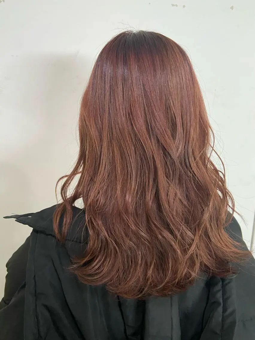 ロング チョコレートブラウン 吉村 夏椰のヘアスタイル