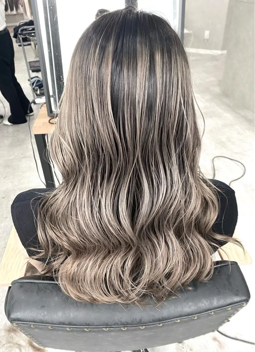 ロング カラー シールエクステ アディクシーカラー バレイヤージュ ブリーチ ケアブリーチ シール、 ハネエクステのヘアスタイル
