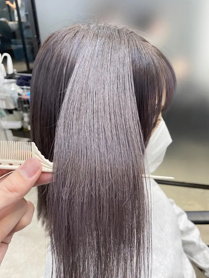 ミディアム カラー アッシュ 透明感カラー イルミナカラー 就活ヘア 髪質改善 前髪顔周りカット 沼田 拓斗のヘアスタイル
