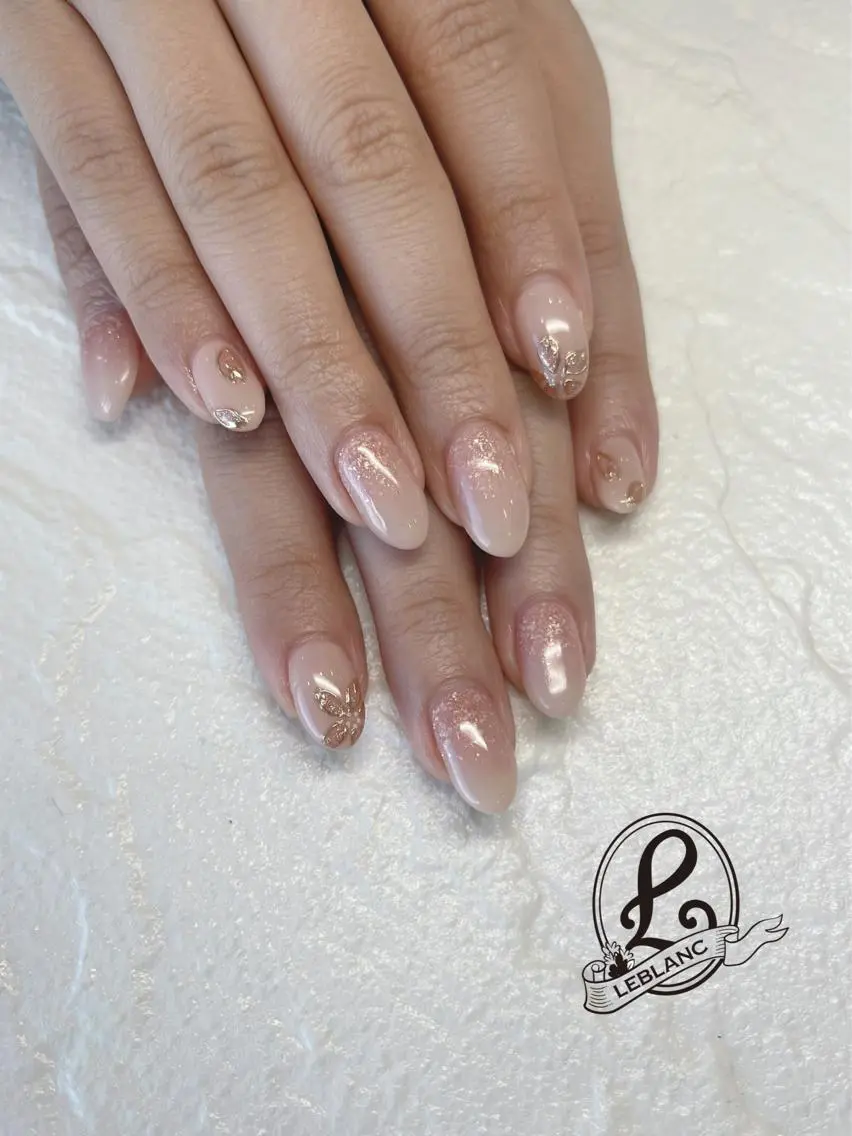 ミディアム Salon de LEBLANCのネイルデザイン