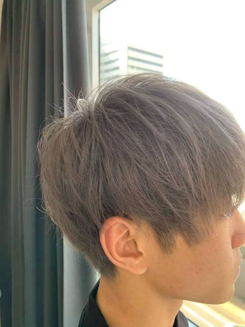 ショート カラー グレージュ LUXBE LUCEのヘアスタイル