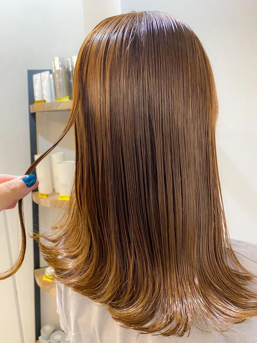 セミロング カラー ベージュカラー louwe 武藤幸世のヘアスタイル