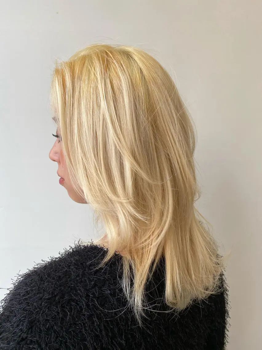 カラー ブリーチ & kuのヘアスタイル
