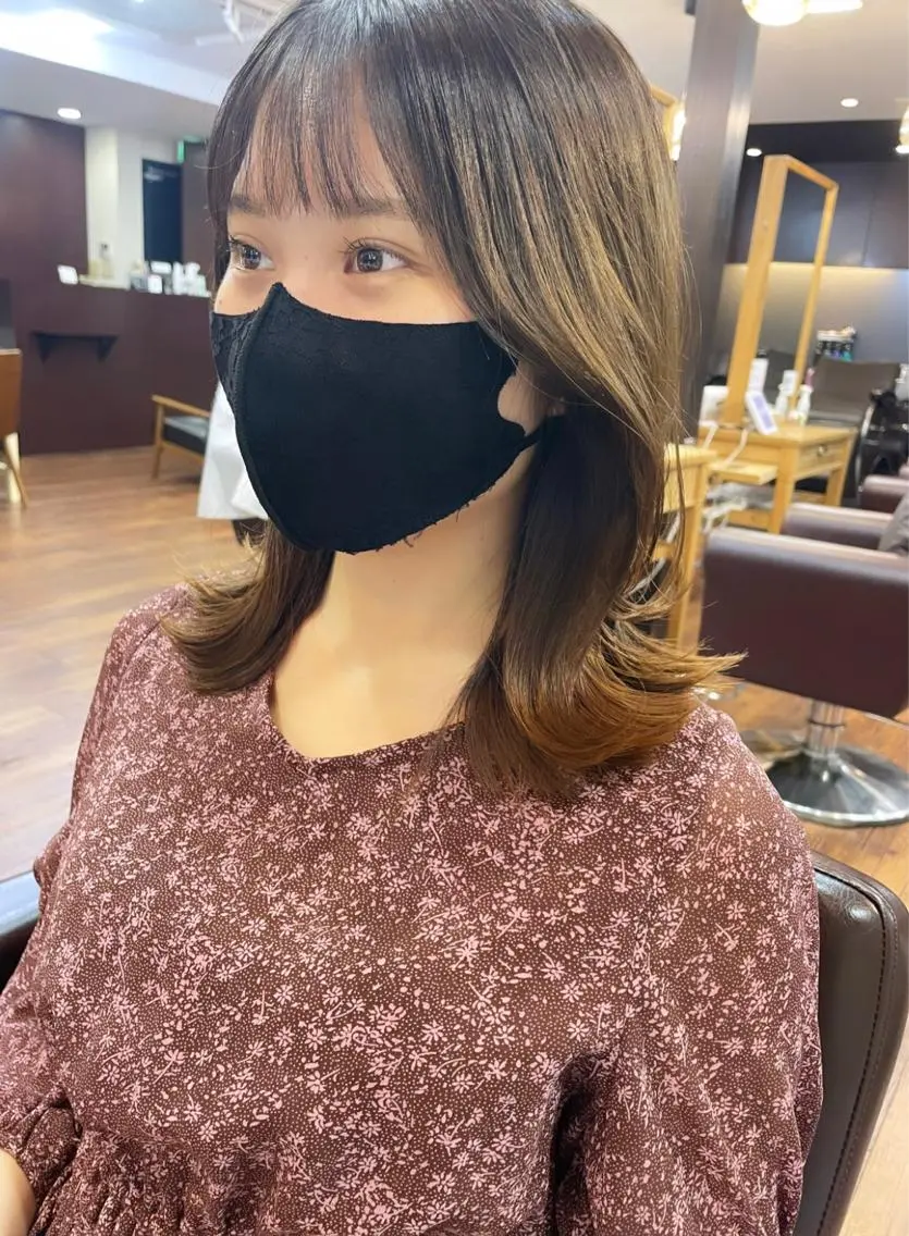 ミディアム くびれヘア 顔周りカット 韓国風ヘア レイヤーカット、 大人可愛い　中村美羅のヘアスタイル