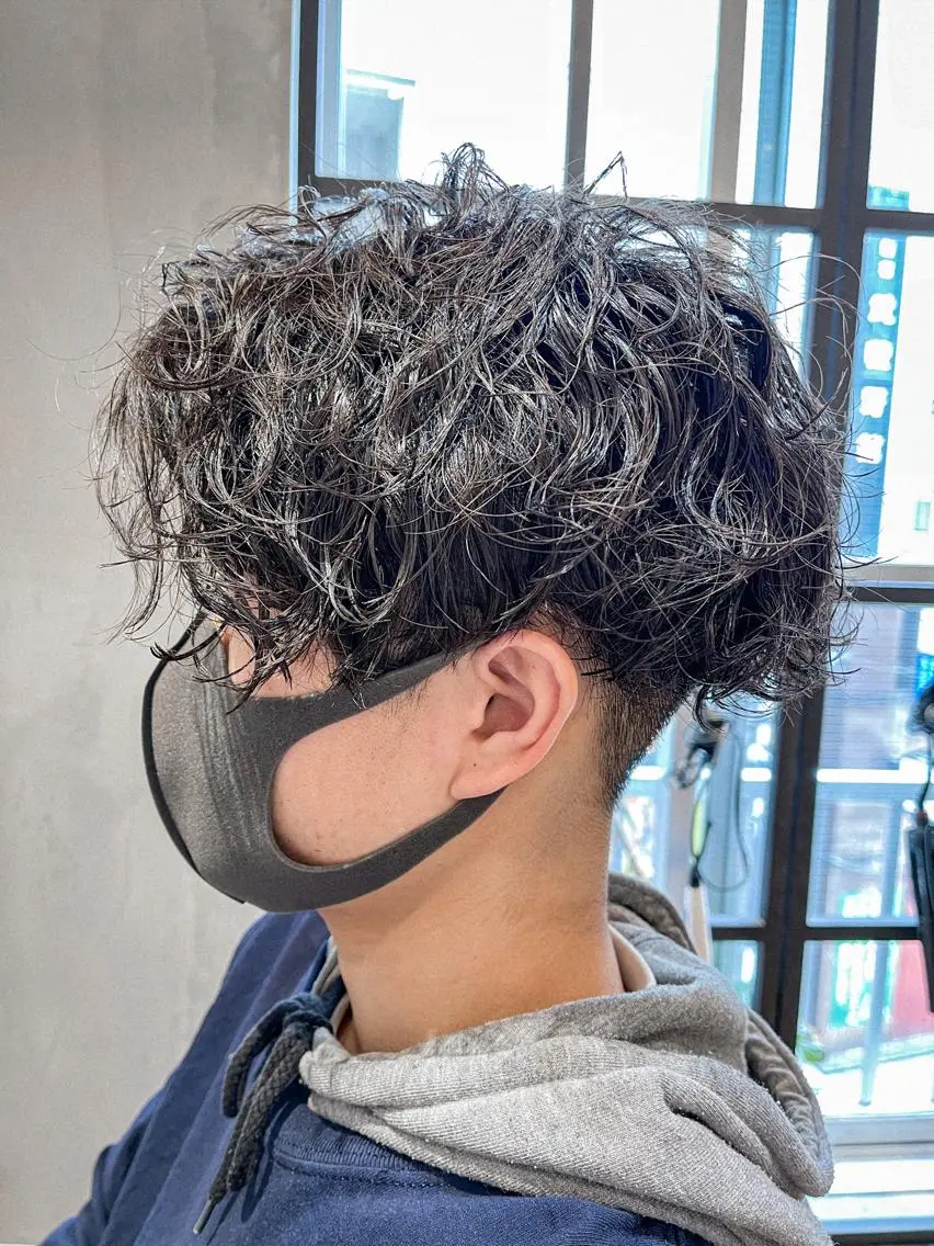 ショート パーマ メンズ フェードカット メンズパーマ スキンフェード メンズツイストパーマ ツイストスパイラルパーマ カット パーマ トリートメント ヘアセット TAKE高崎 メンズパーマ特化のヘアスタイル