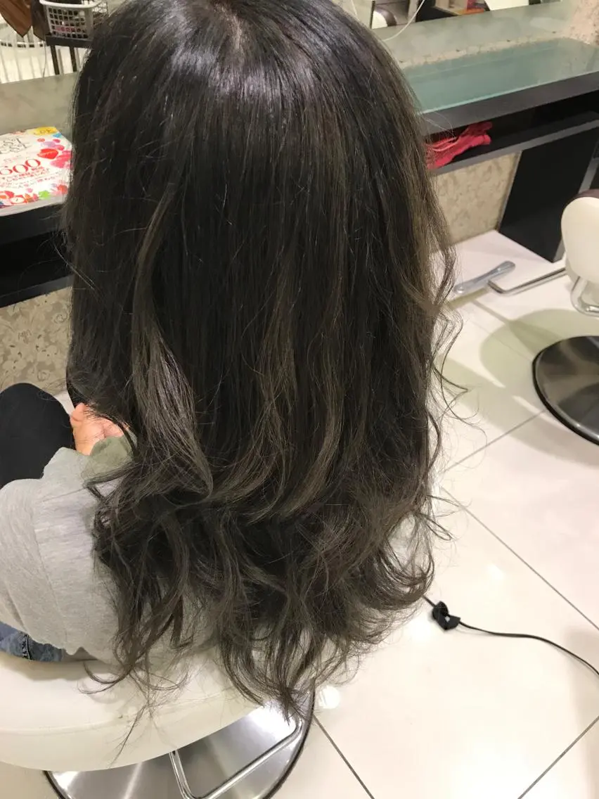 ロング naomi (夜間営業受付中★)のヘアスタイル