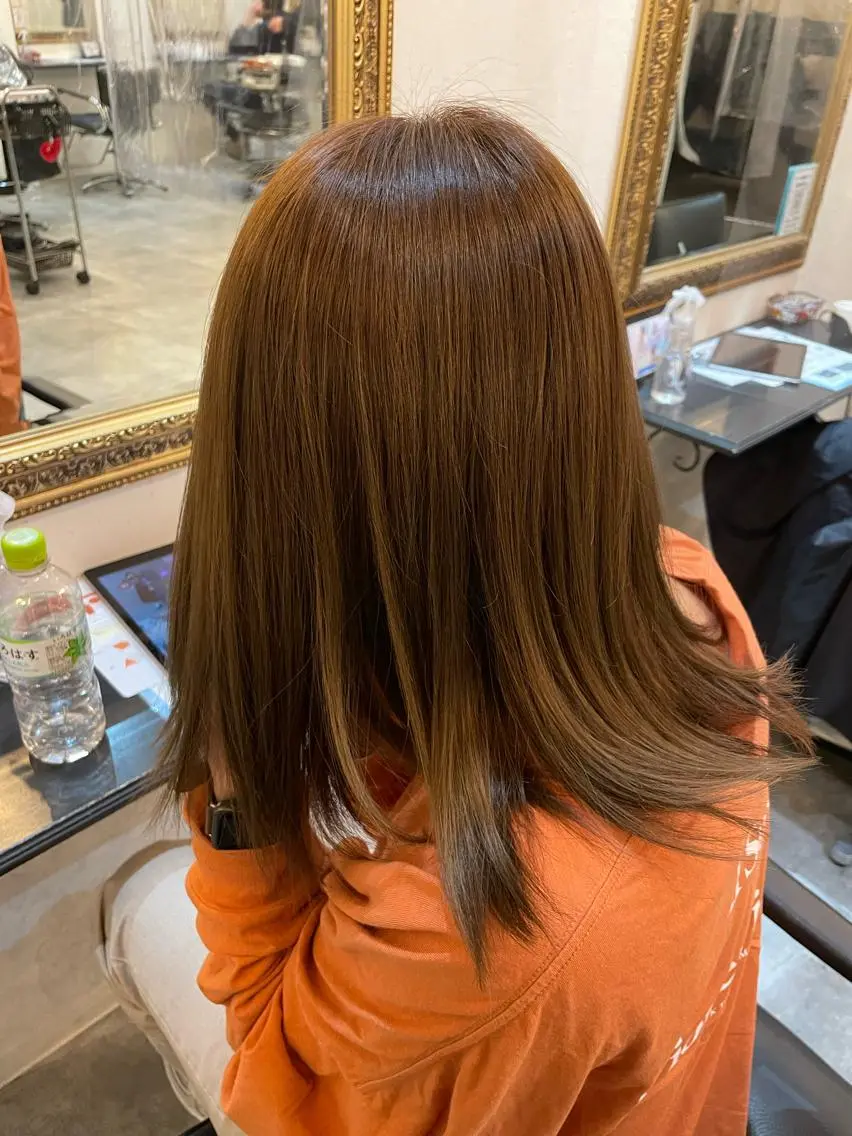 ミディアム カット ヘアカラー トリートメント レイヤーカット/ ダブルカラー/ナナミのヘアスタイル