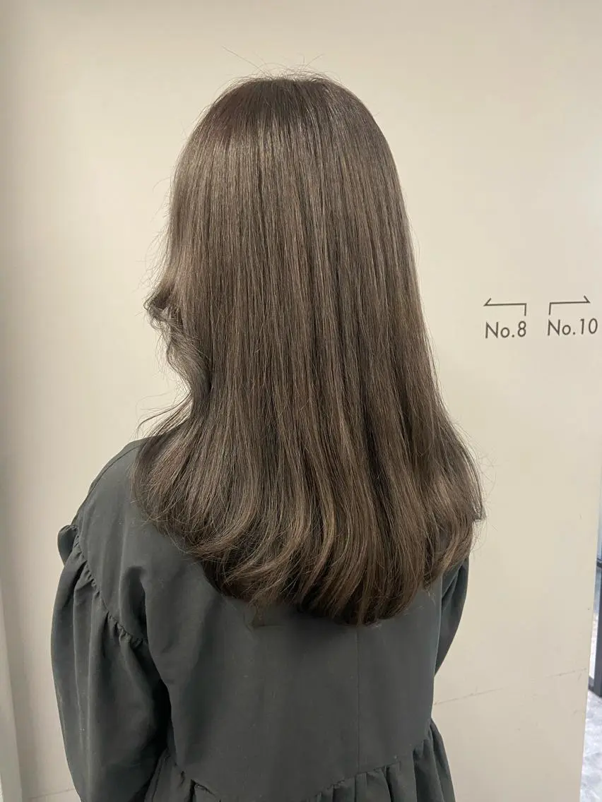 セミロング カラー カット ヘアカラー トリートメント natsumi / N°ariaのヘアスタイル