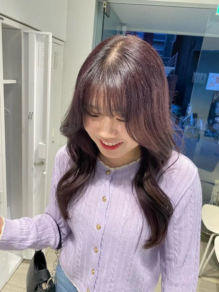 ロング カラー アッシュ ベージュカラー 黒髪 ブリーチ ブルーカラー カット ヘアカラー トリートメント 韓国風レイヤーカット 💎髪質改善"yuiのヘアスタイル