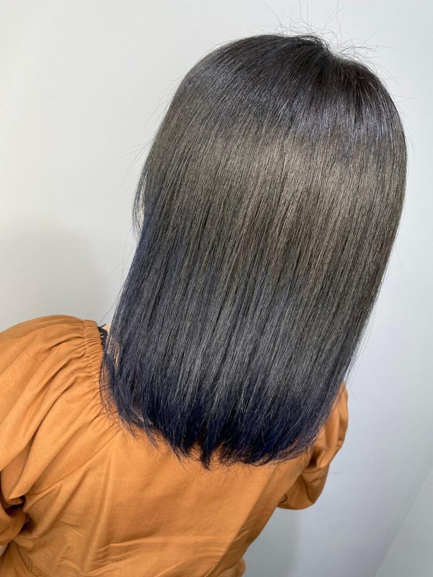 ミディアム カラー アディクシーカラー アッシュ ブルーカラー ダークアッシュ イヤリングカラー トップスタイリスト ✨KIRIKA中野✨のヘアスタイル