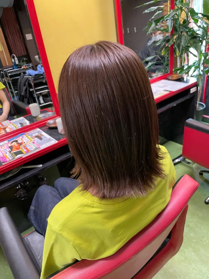 ミディアム カラー ブラウンカラー トリートメント デザインカラー🏝️ 須賀汐音のヘアスタイル
