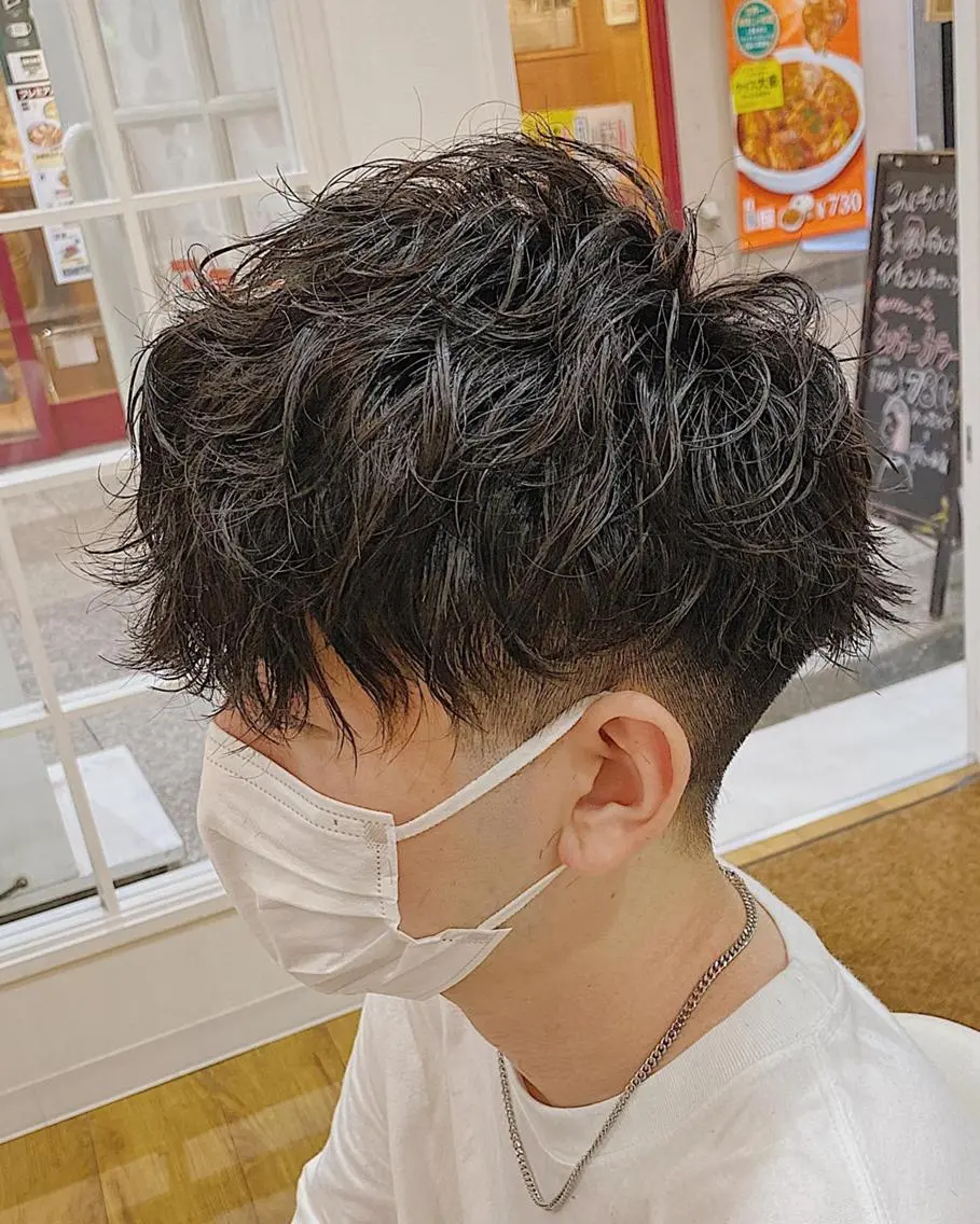 パーマ メンズ センターパート マッシュ メンズパーマ 学生（メンズ向け） メンズツイストパーマ 原田 涼矢のヘアスタイル