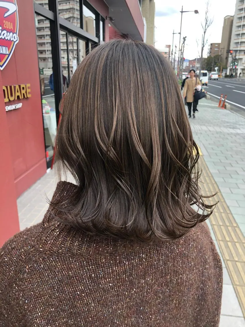 ミディアム カット ヘアカラー 國次 夕貴のヘアスタイル