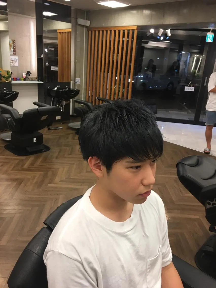 ショート カラー メンズ 黒髪 ブルーカラー ブルーブラック 前田賢生 ご新規様はNGのヘアスタイル