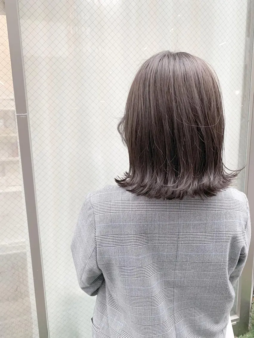 ミディアム カラー いけだ ひかり ハイライトくびれヘアのヘアスタイル