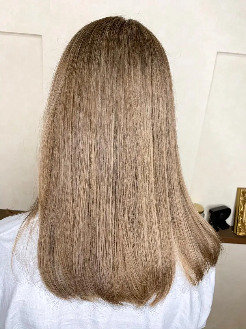 セミロング Lit.豊橋 夏目のヘアスタイル