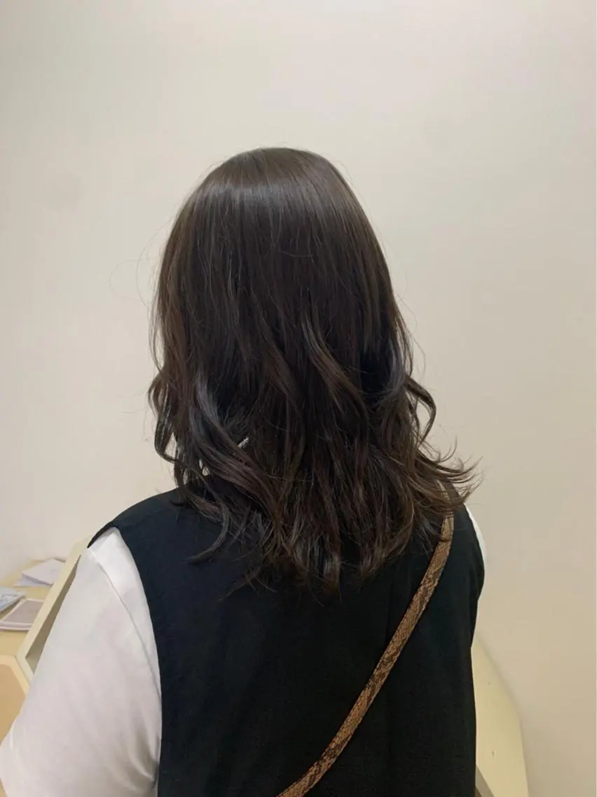セミロング 透明感カラー wacoのヘアスタイル