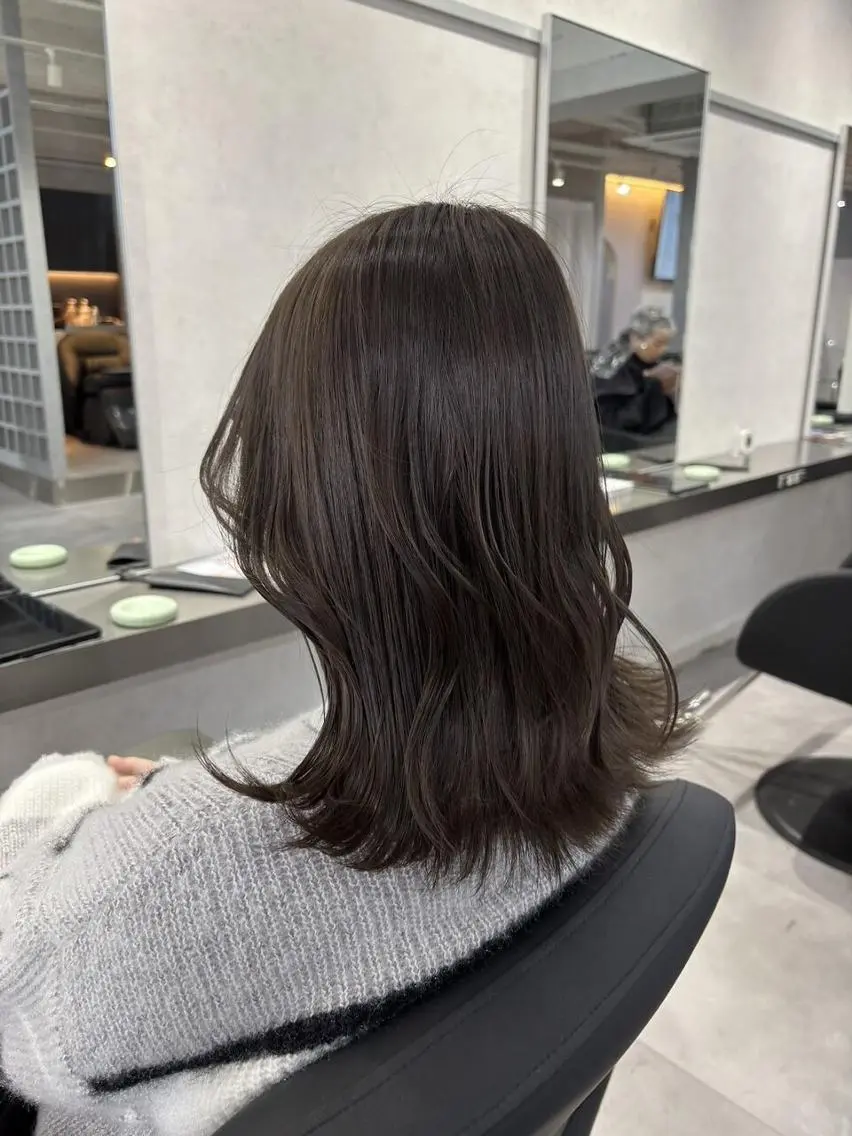 ミディアム カラー ショートボブ ミディアムパーマ アッシュ アッシュブラウン バレイヤージュ カット ヘアカラー トリートメント N° jemica 札幌のヘアスタイル