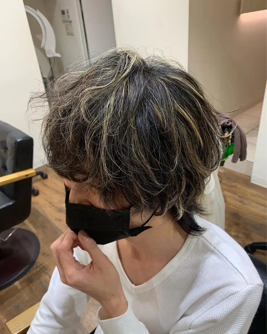 メンズ メンズハイライト megu 髪質改善TaLeのヘアスタイル
