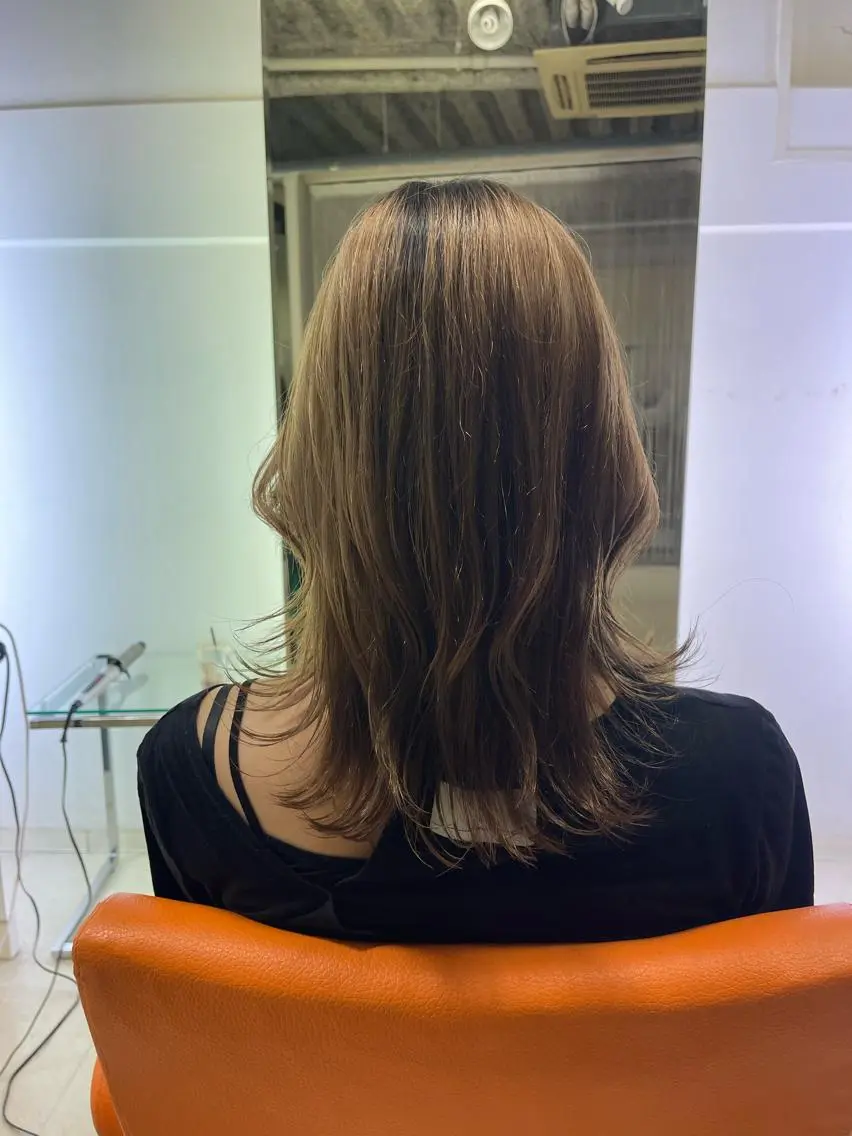 ミディアム カラー ヘアアレンジ 鶴﨑 美優亜のヘアスタイル