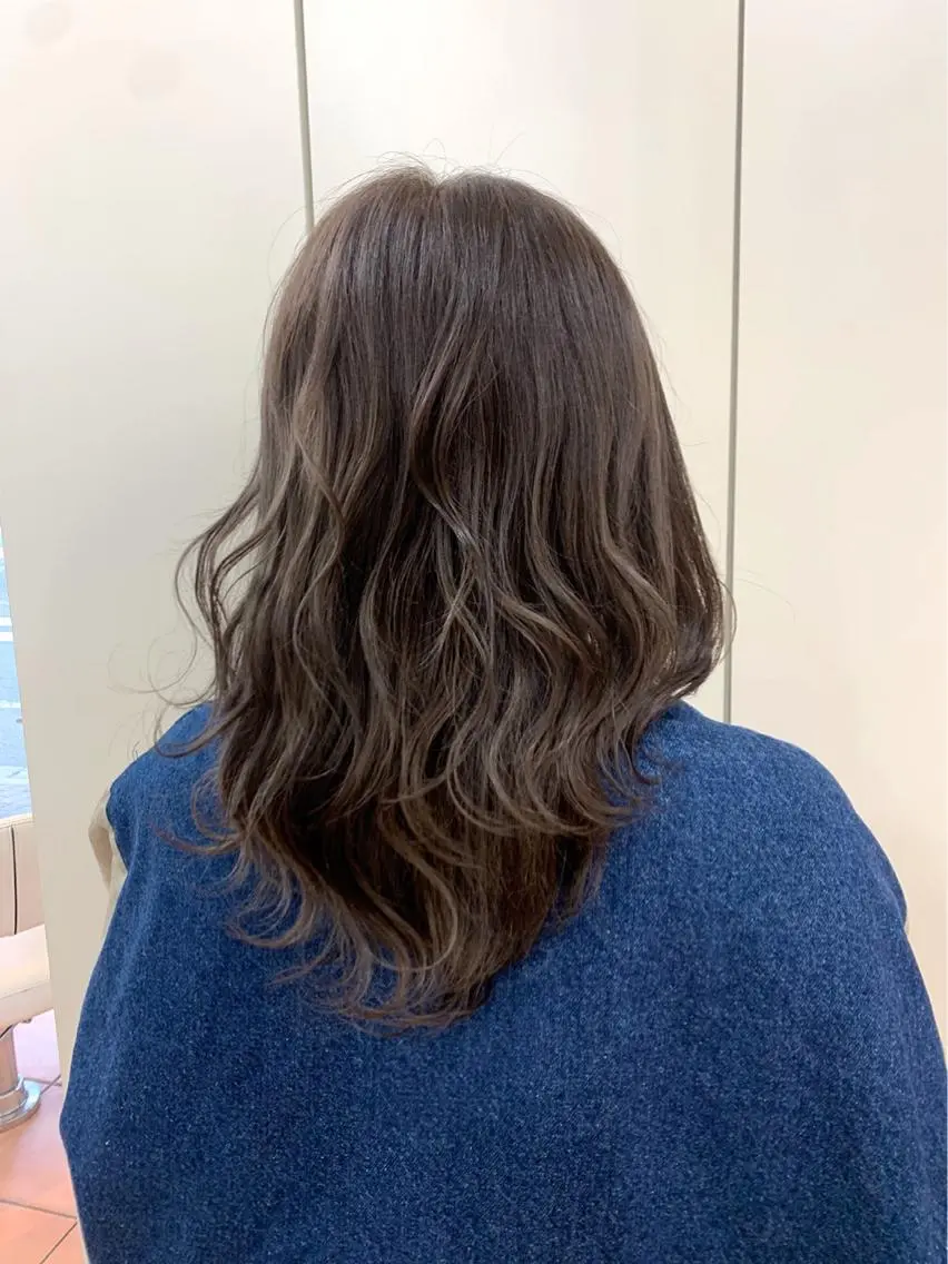 ミディアム アッシュ ヘアカラー ayaka 大宮のヘアスタイル