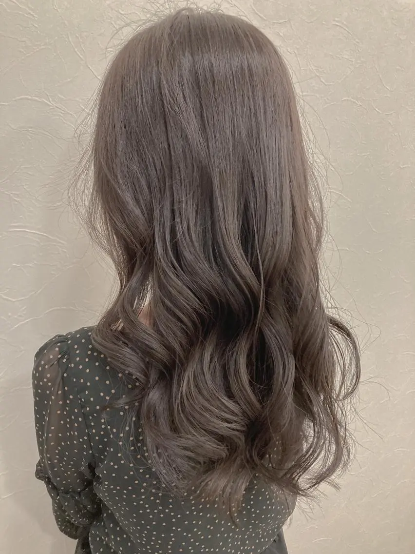 カラー Misirlou Hairのヘアスタイル