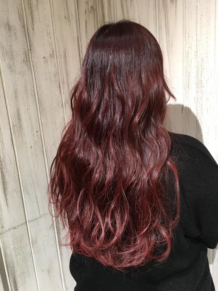 ロング カラー グラデーションカラー ピンクカラー レッドカラー 永井大樹✨ 透明感カラー✨のヘアスタイル