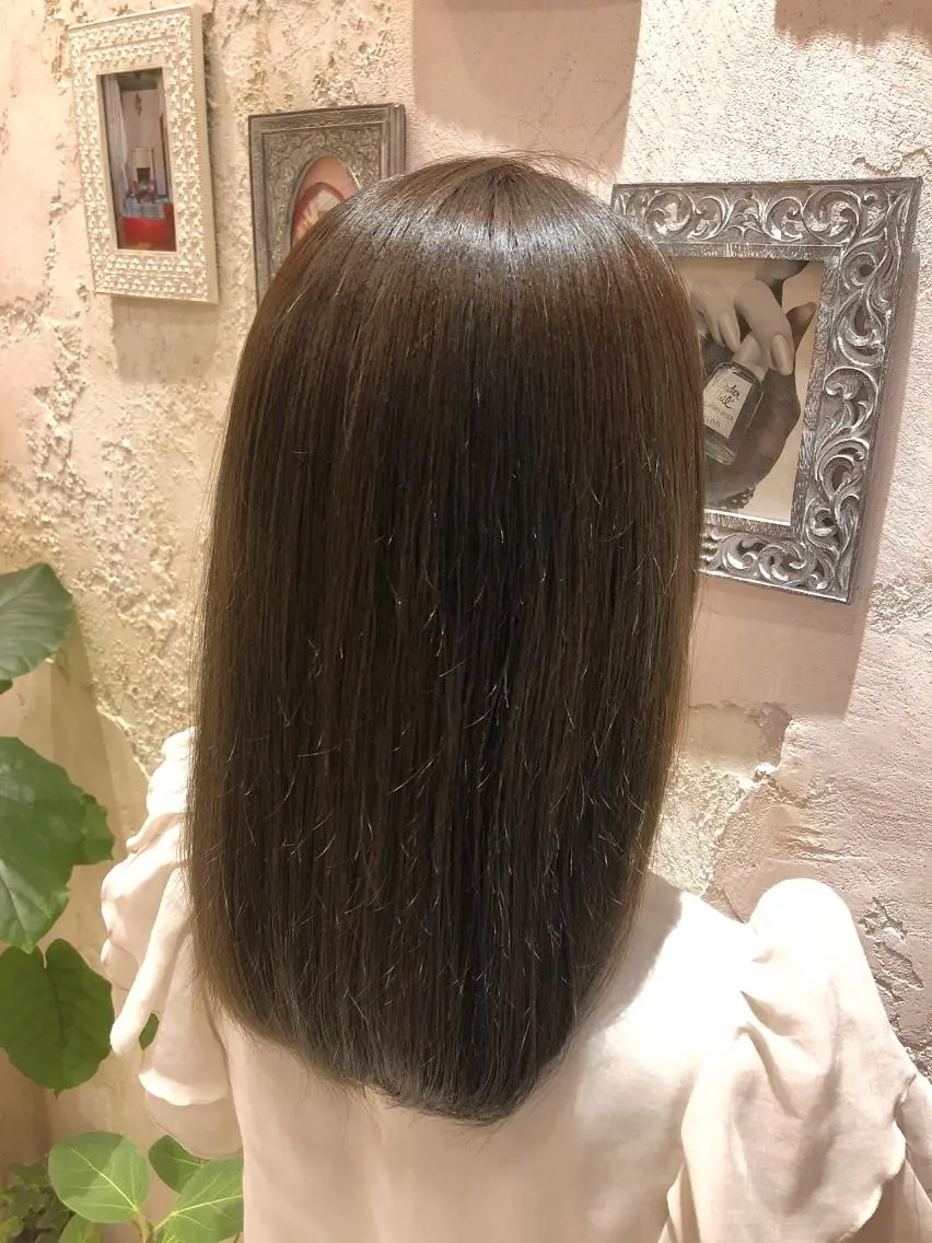 ミディアム アッシュ ハイライト カット ヘアカラー 代表山口ひな 髪質改善のプロのヘアスタイル