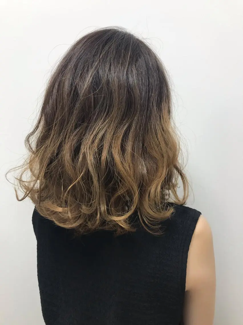セミロング レイヤーカット ere hair salonのヘアスタイル