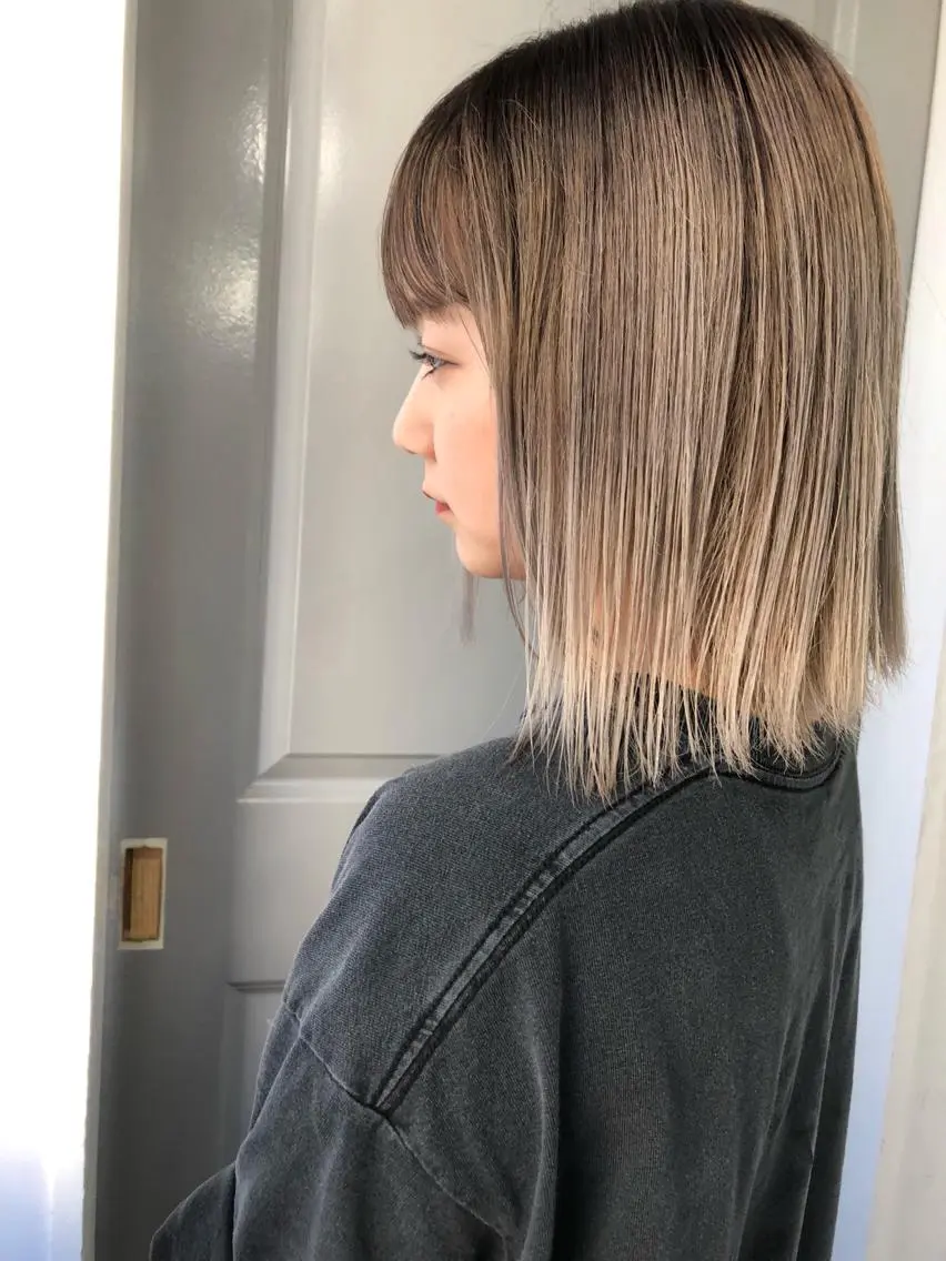 ミディアム カラー アッシュ ブリーチ ケアブリーチ ラベンダーカラー ラベンダーアッシュ Pia ツボイ ケイタのヘアスタイル