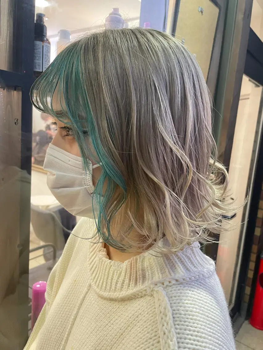 ミディアム カラー ヘアアレンジ ミストバング エメラルドグリーン  フェイスフレーミング 🦋高瀬寛菜🦋 韓国/ブリーチのヘアスタイル