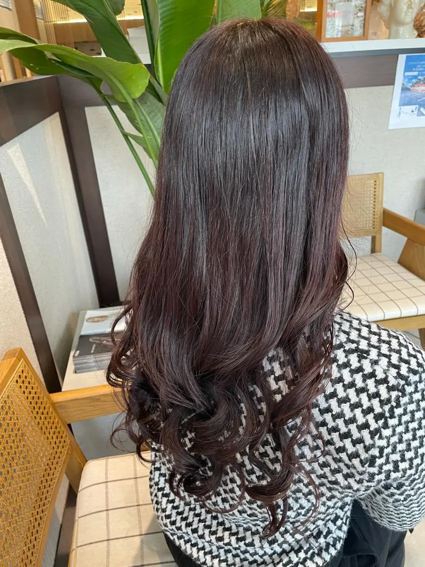 ロング カラー カシス ピンクカラー 高木 櫻のヘアスタイル