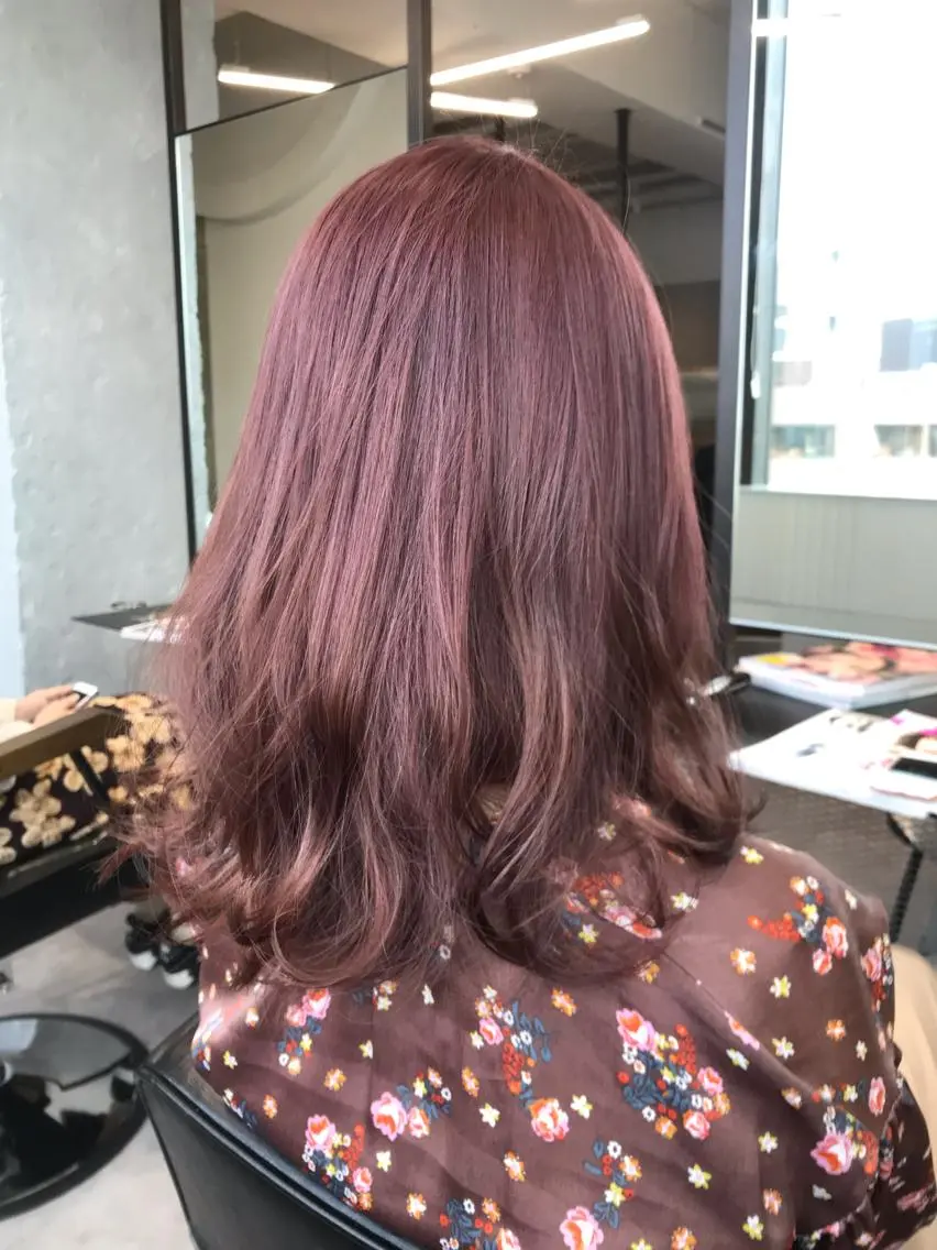 ミディアム カラー ヘアカラー 色気レイヤー& ショートはお任せ🌟のヘアスタイル