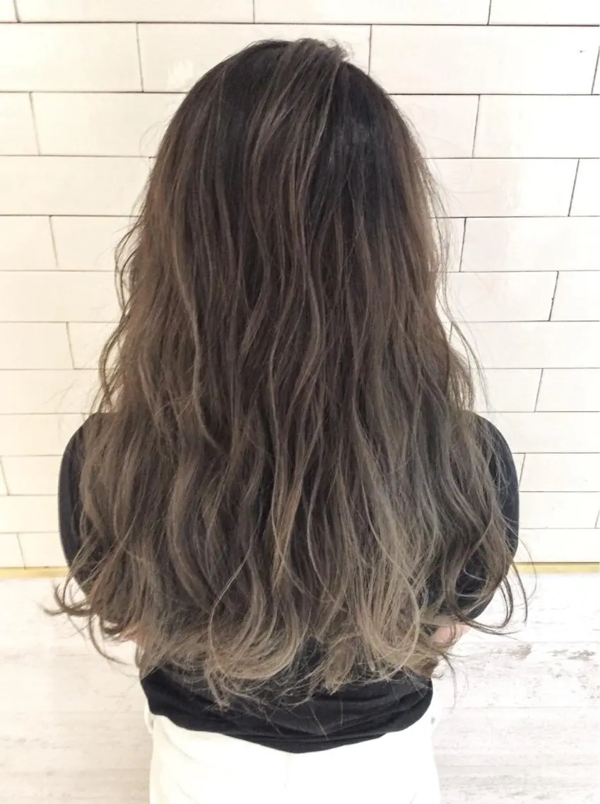 ロング カラー レイヤーカット× 髪質改善たもりのヘアスタイル