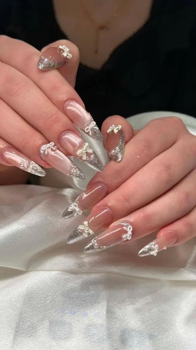 ネイル オーロラネイル ブルー チークネイル 長さ出し フットネイル ハンドネイル NAILS168 池袋西口駅前店のネイルデザイン