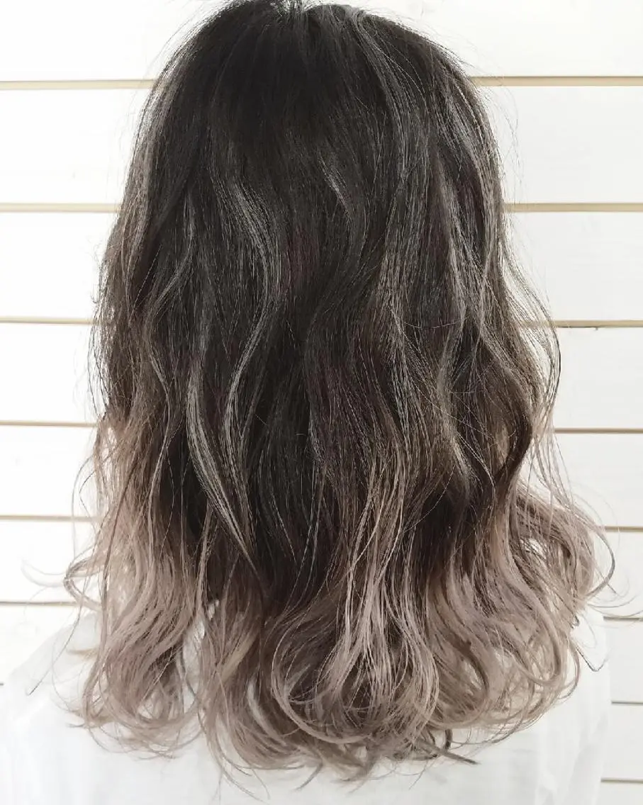 ミディアム 今中 小百合のヘアスタイル