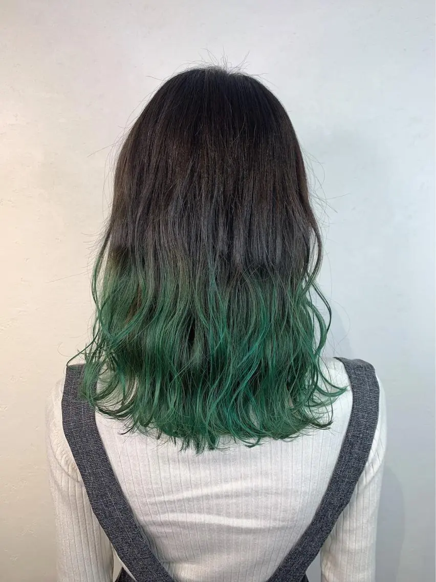 セミロング _WHITE 天神店のヘアスタイル