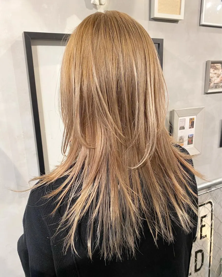 セミロング MIYU💋💖 〈XENA渋谷本店〉のヘアスタイル