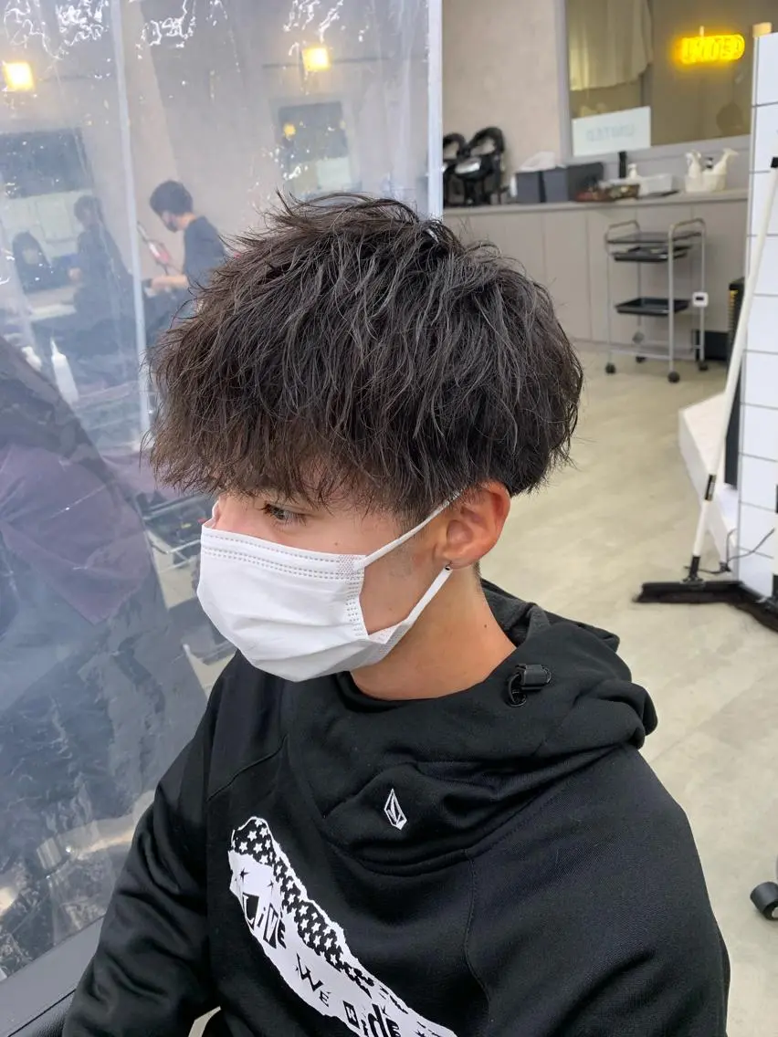 ショート カラー パーマ メンズ メンズパーマ特化 TAIGAのヘアスタイル