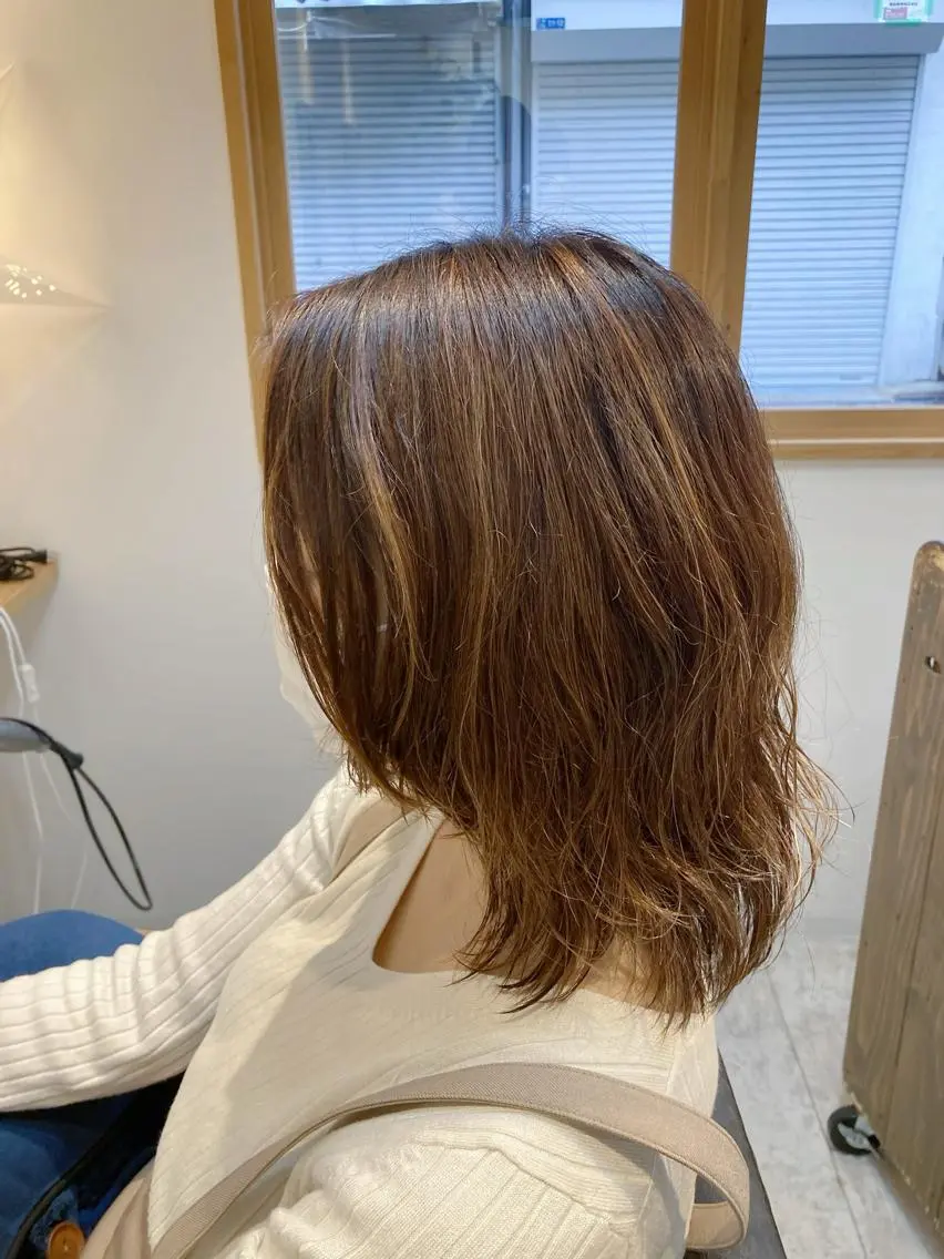 ミディアム カラー ブリーチ ハイライトカラー ハイライト 【女性指名No.1】 西口直子のヘアスタイル