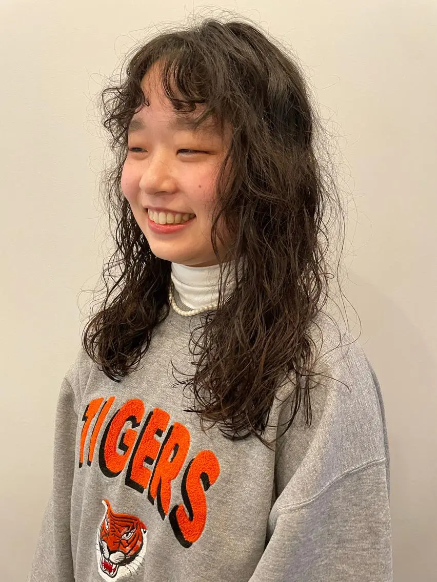 ロング パーマ やまさきえりこ ニュアンスパーマのヘアスタイル