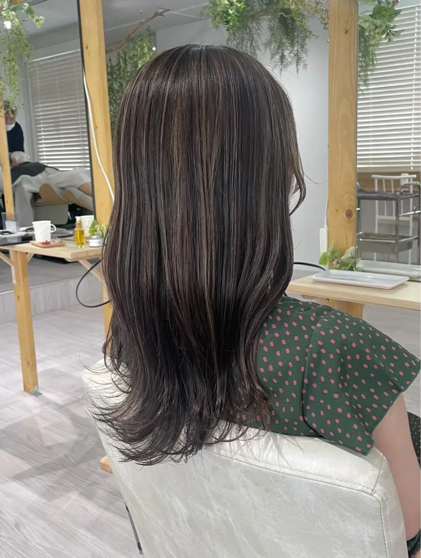 ロング カラー ヘアカラー トリートメント ツヤカラー🤍 ARISAのヘアスタイル